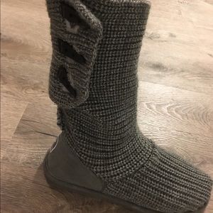 Size 10 Bearpaw Sweater Boots!